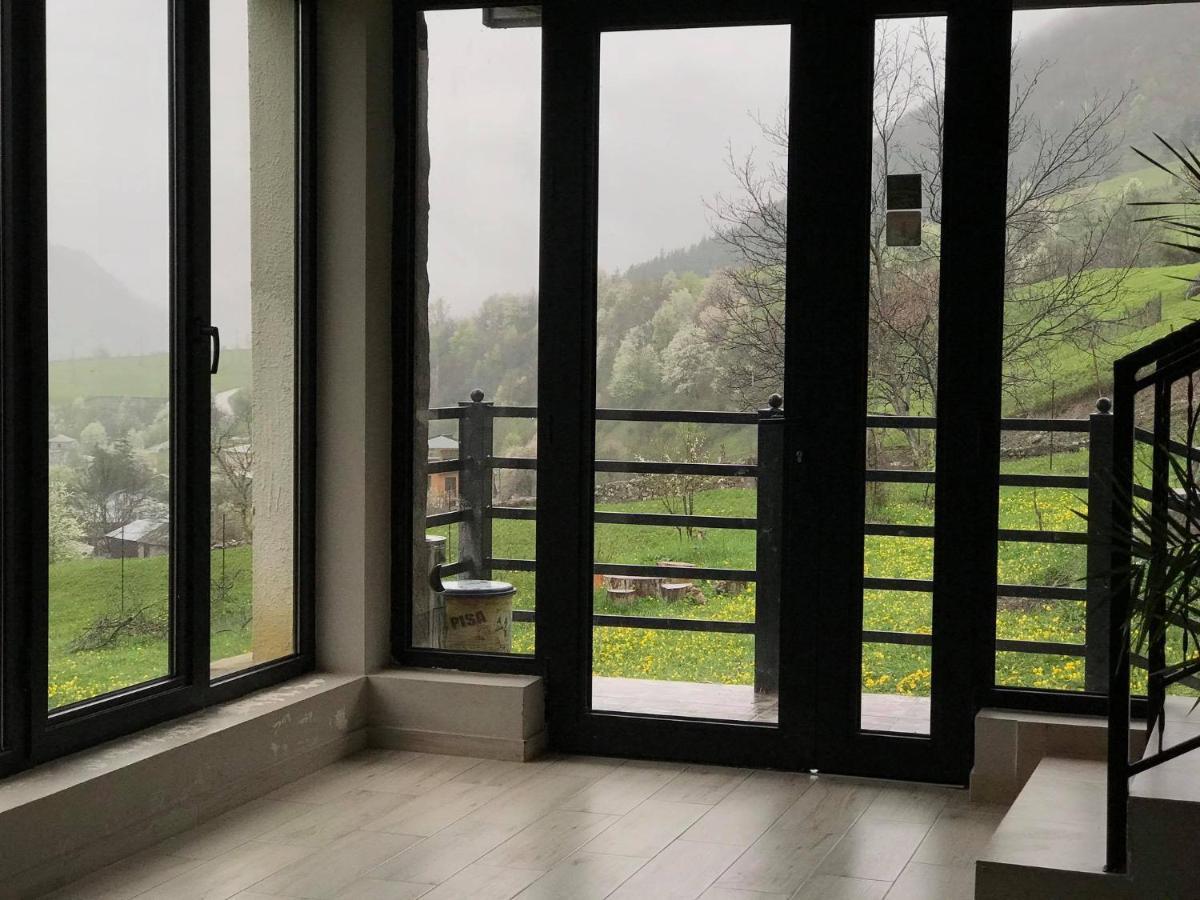 Roza'S Guest House ميستيا المظهر الخارجي الصورة