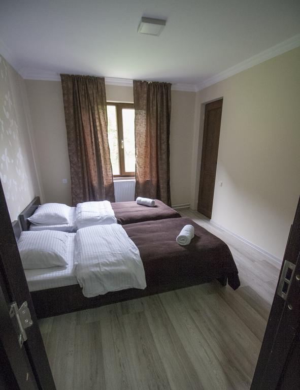 Roza'S Guest House ميستيا المظهر الخارجي الصورة